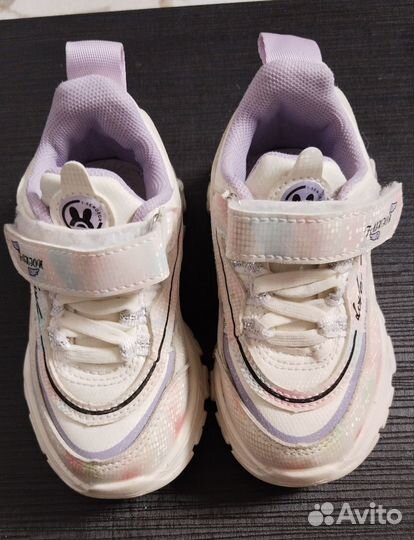 Кроссовки для девочки