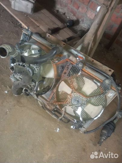 Диффузор радиатора вентилятор Mitsubishi Galant 8