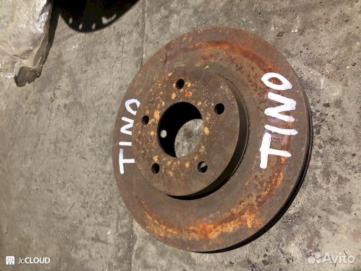 Тормозной диск на nissan tino V10