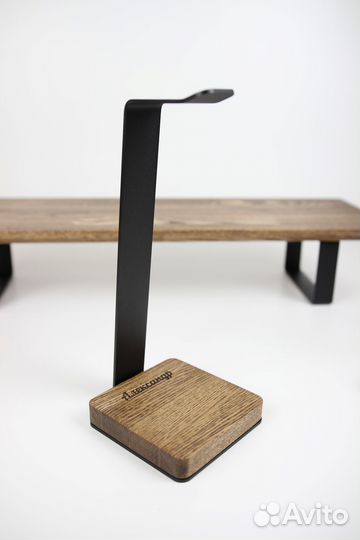 Персональная подставка для наушников с гравировкой