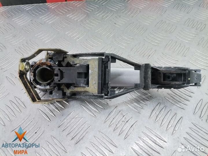 Ручка наружная передняя правая Volkswagen Passat