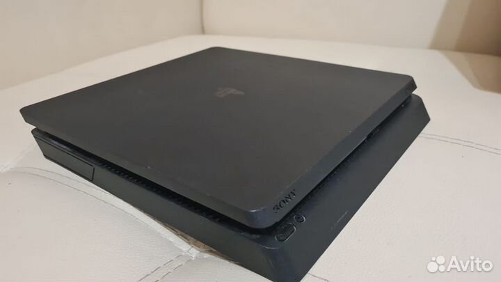 Sony playstation 4 slim
