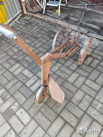 Конный плуг