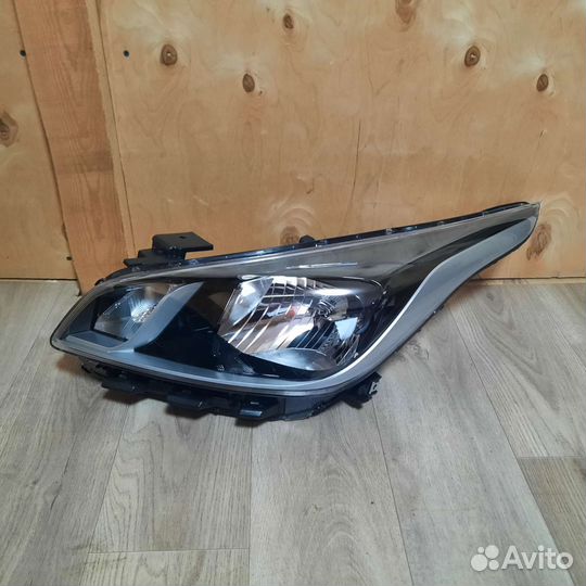 Фара Kia Rio 4