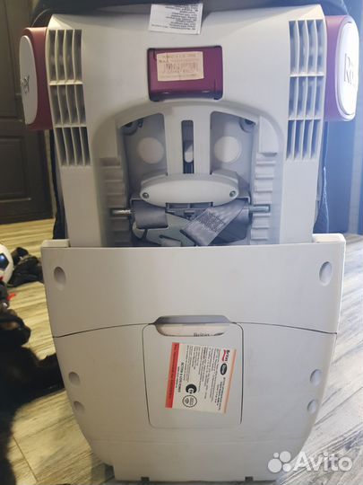 Автомобильное кресло