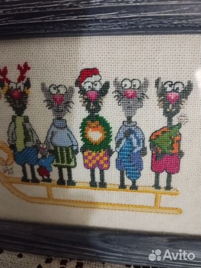 Готовая вышивка крестом в рамке