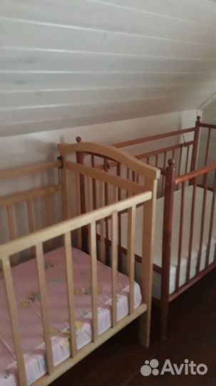 Продам две детские деревянные кроватки