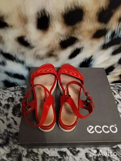 Босоножки Ecco 38