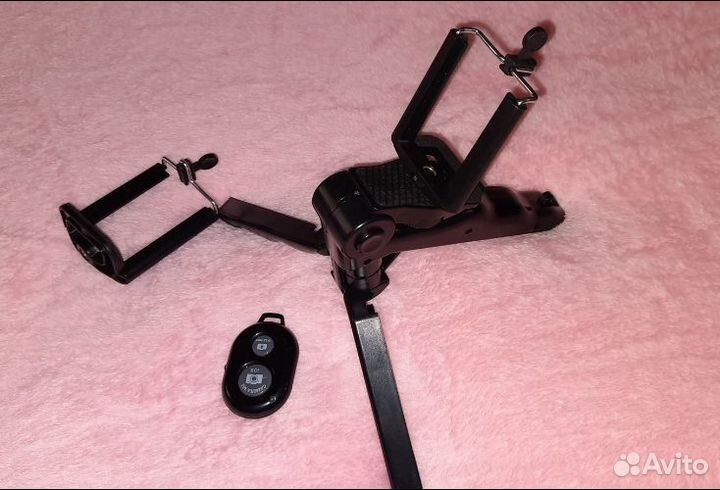 Штатив стабилизатор для съемки с пультом блютуз