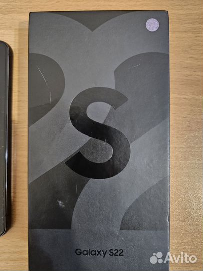 Samsung Galaxy S22, 8/256 ГБ