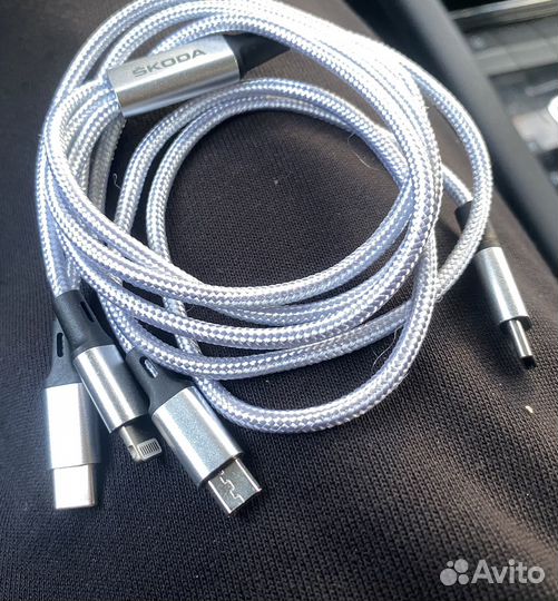 Зарядный USB кабель 3-в-1 USB-C skoda