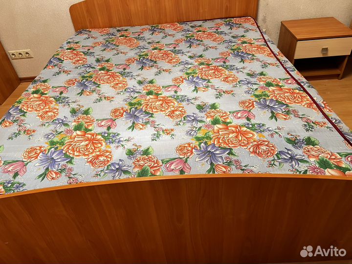 Кровать двухспальная 160 200 с матрасом