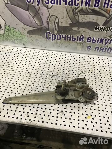 Стеклоподъемник задний правый Toyota Corolla 150