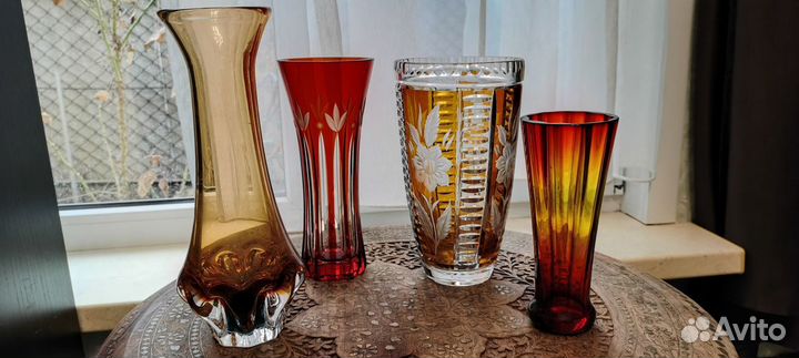 Вазы из цветного стекла и хрусталь