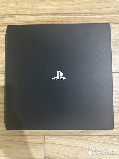 Sony playstation PS4 Pro cuh-7108b 1Tb