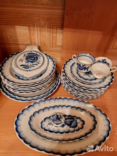 Столовый сервиз,набор посуды