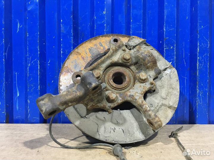 Кулак передний левый Volvo S80 T6 2.8 B6284T 1999