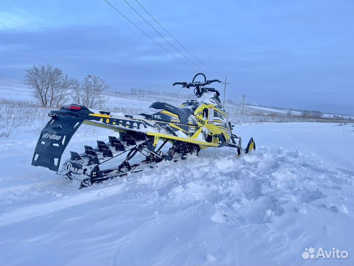 BRP Ski-Doo Summit X-T3 163 800R etec