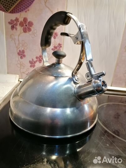 Чайник со свистом. Для электро и Газ-плиты. 2.5л
