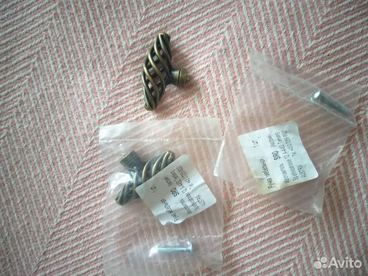 Ручки-кнопки мебельные. Разные