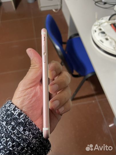 iPhone 6S, 64 ГБ