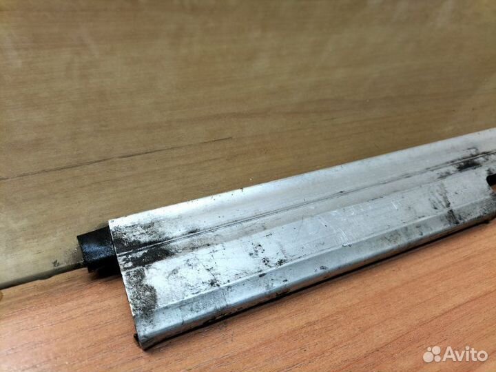 Стекло двери переднее правое Mercedes-Benz E-Class