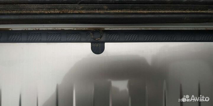 Накладка на задний бампер rav4