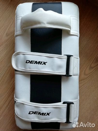 Продаю 2 пары бокс.перчаток