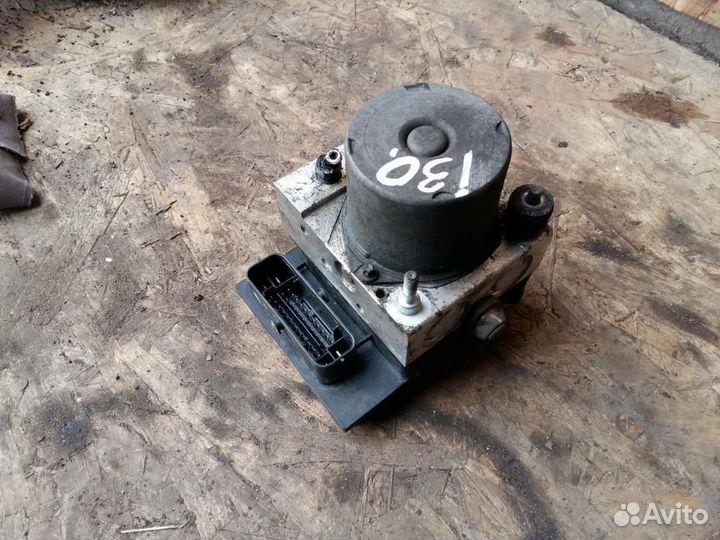Блок ABS (насос) Hyundai i30 2007-2012