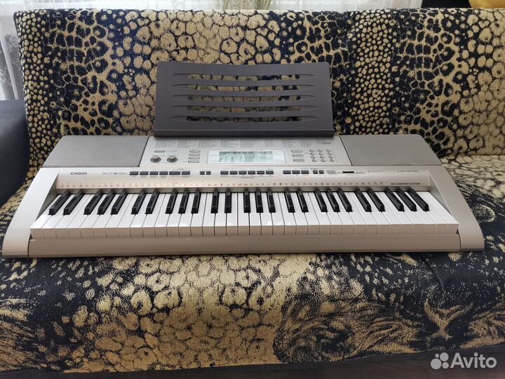 Синтезатор casio lk 270
