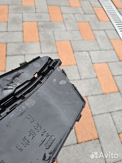 Решётка бампера дхо правая Audi 8T s line