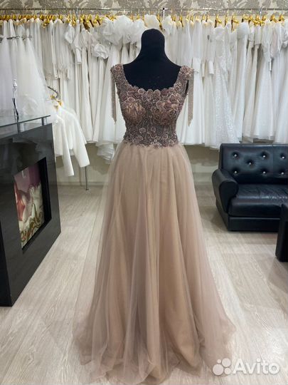 Вечернее платье макси Новое 44р