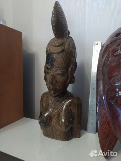 Африканская маска и бюст из дерева