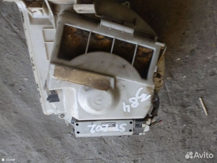 Мотор печки на toyota celica ST202