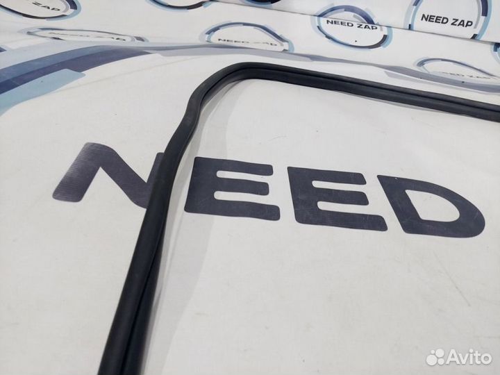 Уплотнитель двери задний левый Kia Sportage 3