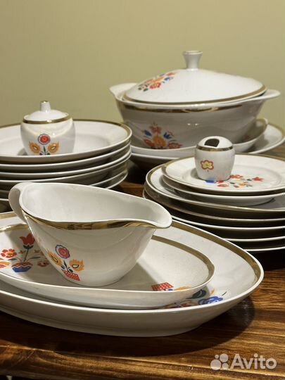 Сервиз столовый антикварный дизайнерский