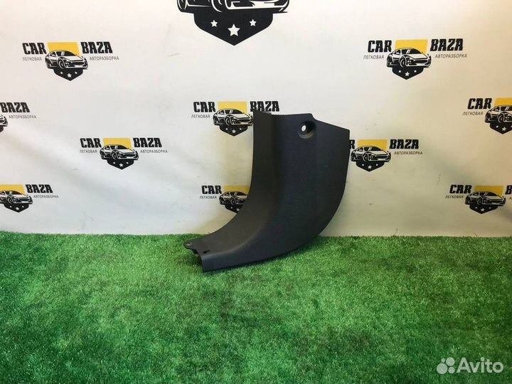 Накладка стойки (L) Ford Fiesta