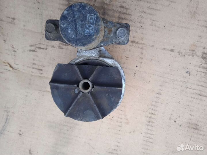 Опора двигателя правая Hyundai Accent