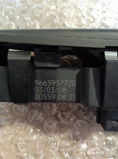 Кнопка стеклоподъемника Citroen C4