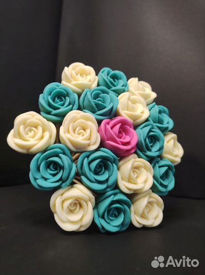 Букет - 19 Роз из Белого Шоколада