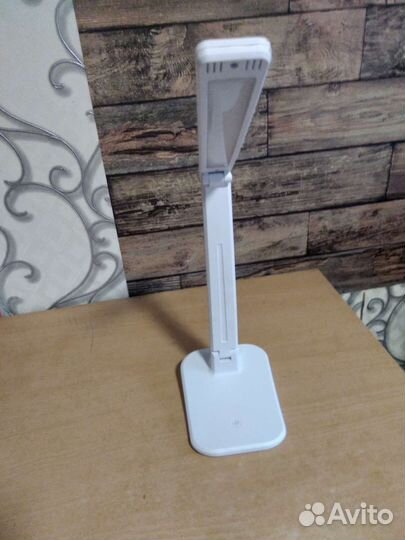 Лампа настольная