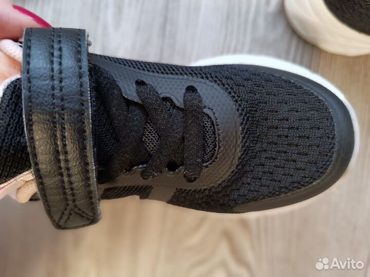 Кроссовки для девочки