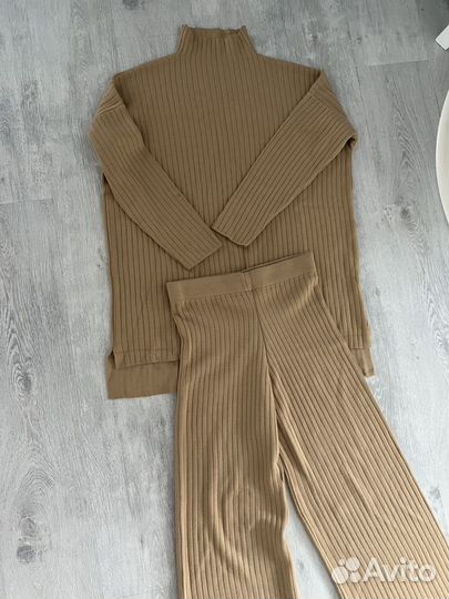Женский костюм