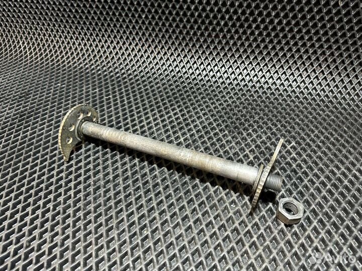 Ось заднего колеса Suzuki Djebel 250 SJ45A