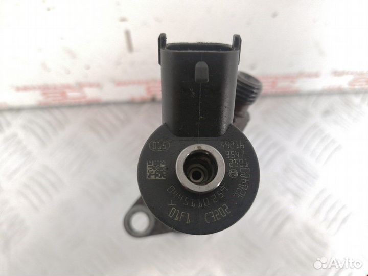 Форсунка Peugeot 206 рест. 2006 1609850580