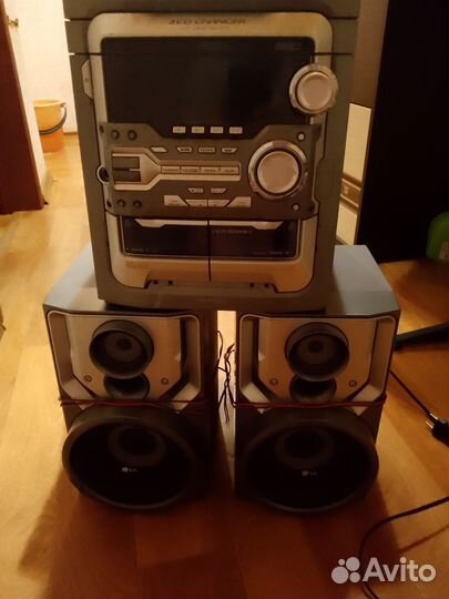 Музыкальный центр