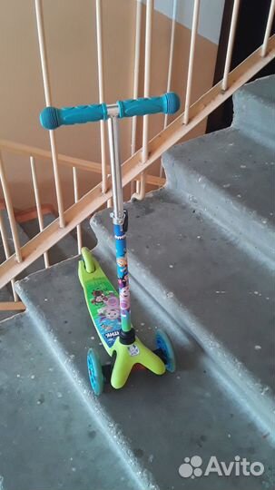 Самокат детский со светящимися колесами