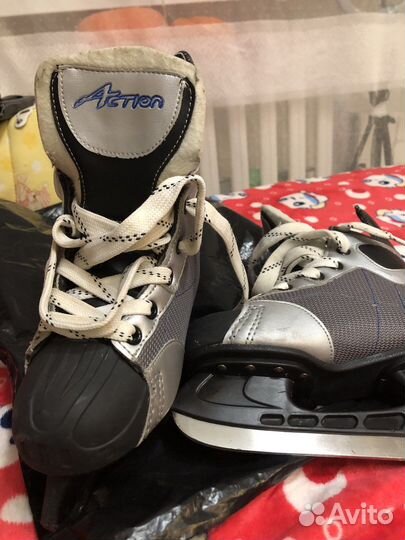 Коньки хоккейные