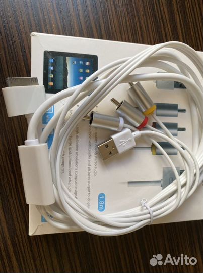 Оригинальный AV Cable for iPhone 4/4s (новый)