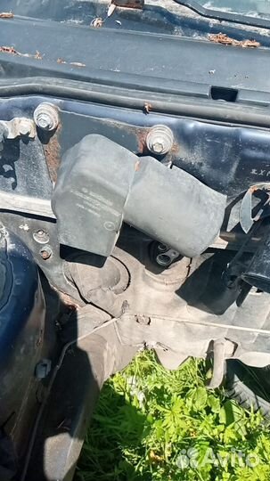 Мотор стеклоочистителя Mitsubishi Carisma